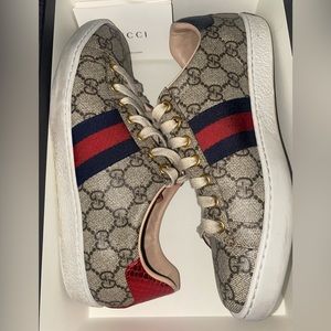 Womens GUCCI Ace GG Supreme sneakers size 8